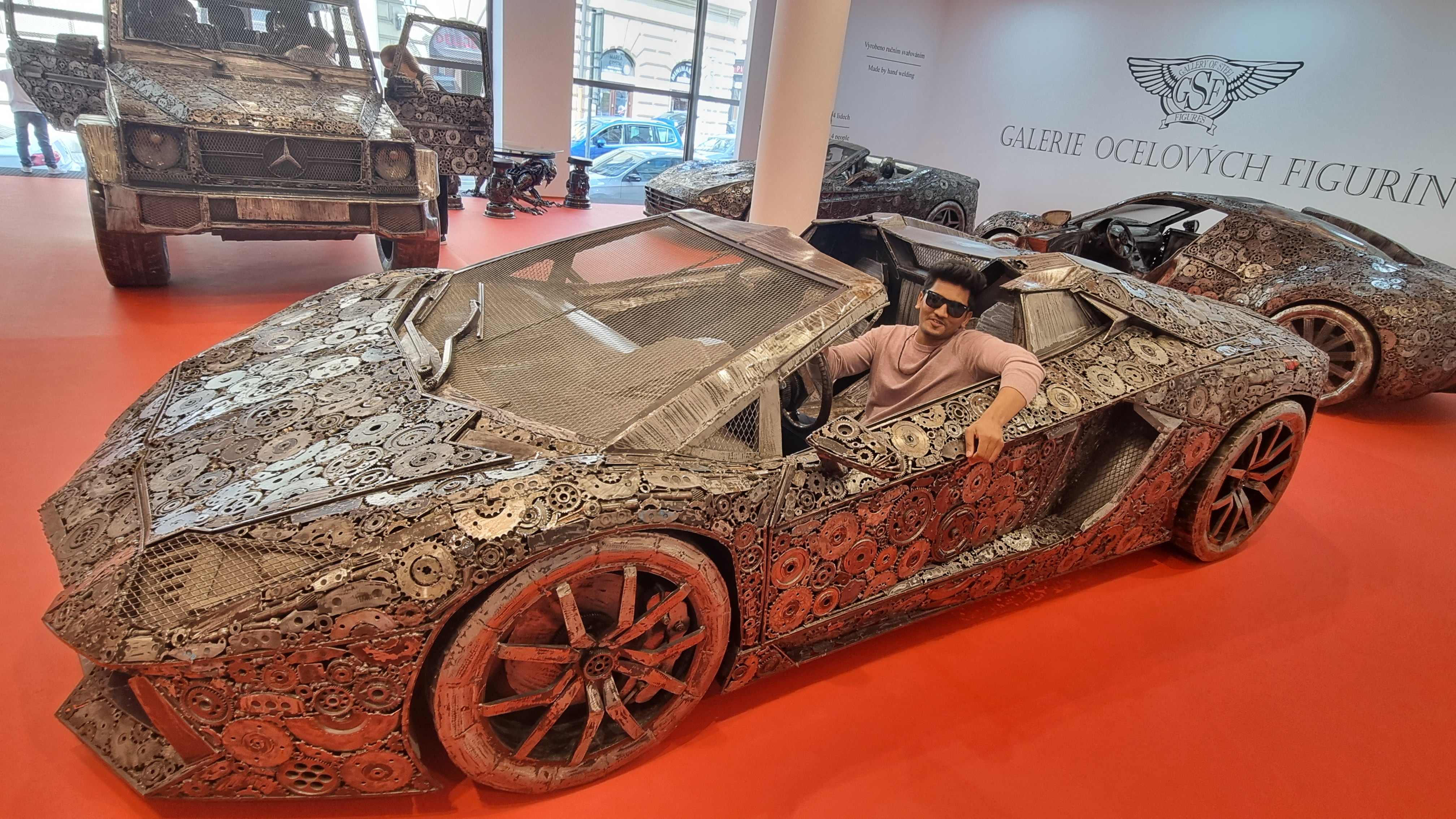 Steel Art Museum - Galerie ocelových figurín