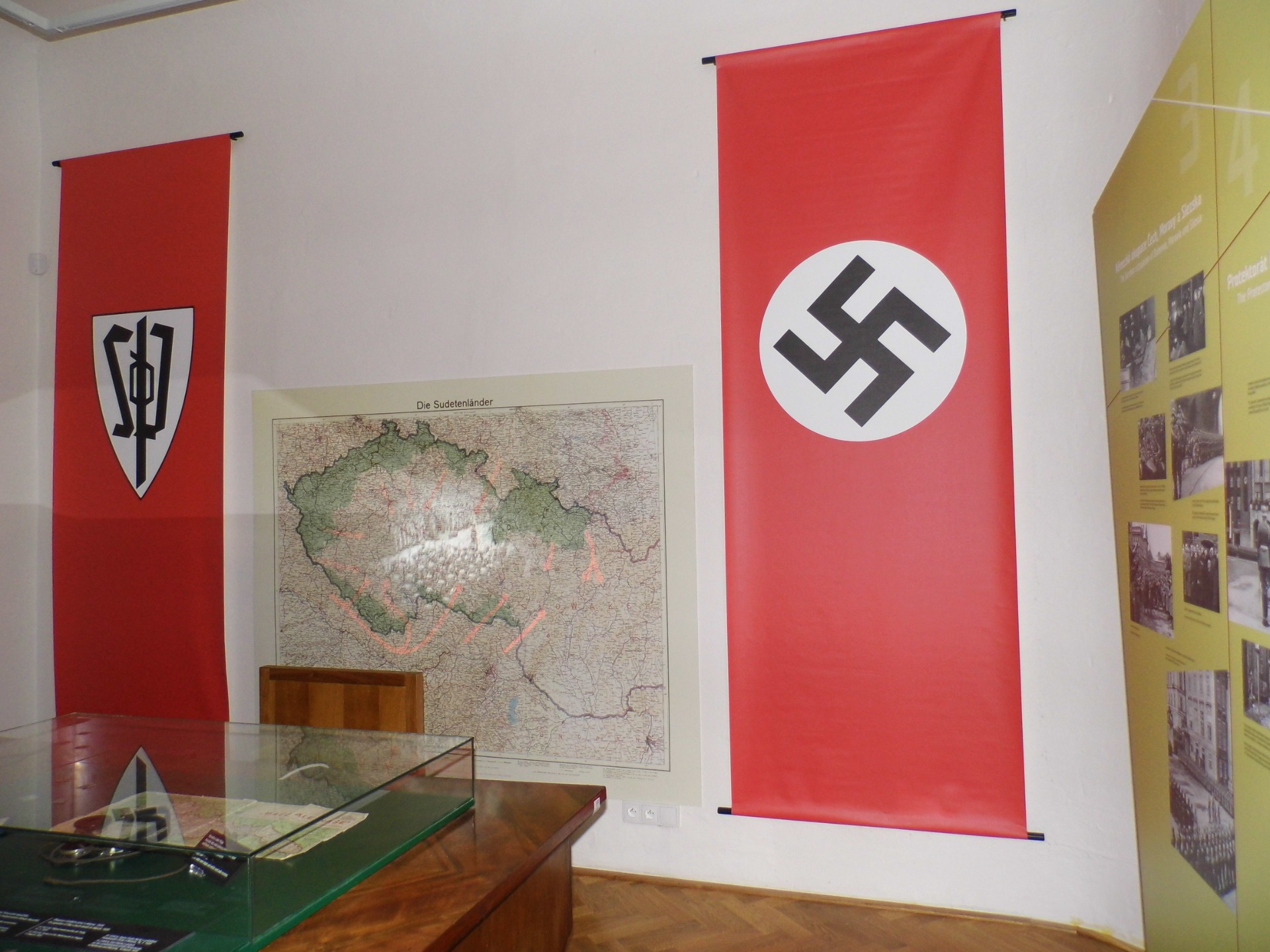 Private Tour by car - World War II (6 hours)